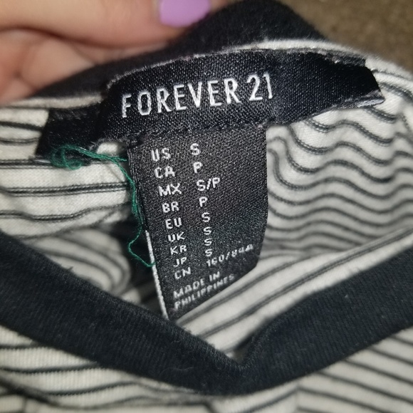 Crop top - Picture 2 of 2